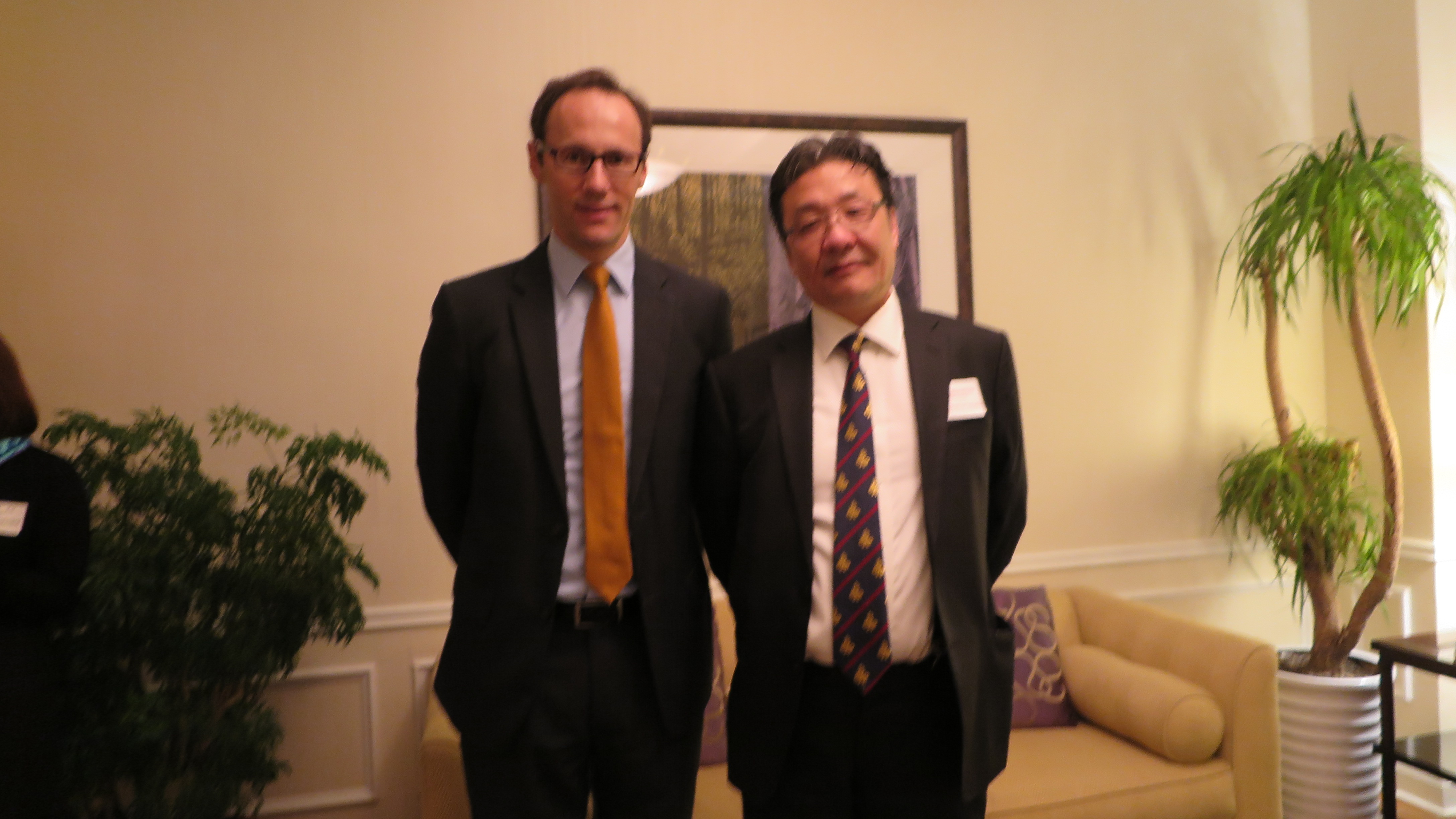 加拿大驻上海总领事 Mr. Epp 和 嘉和国际 总监 Mr. Hu